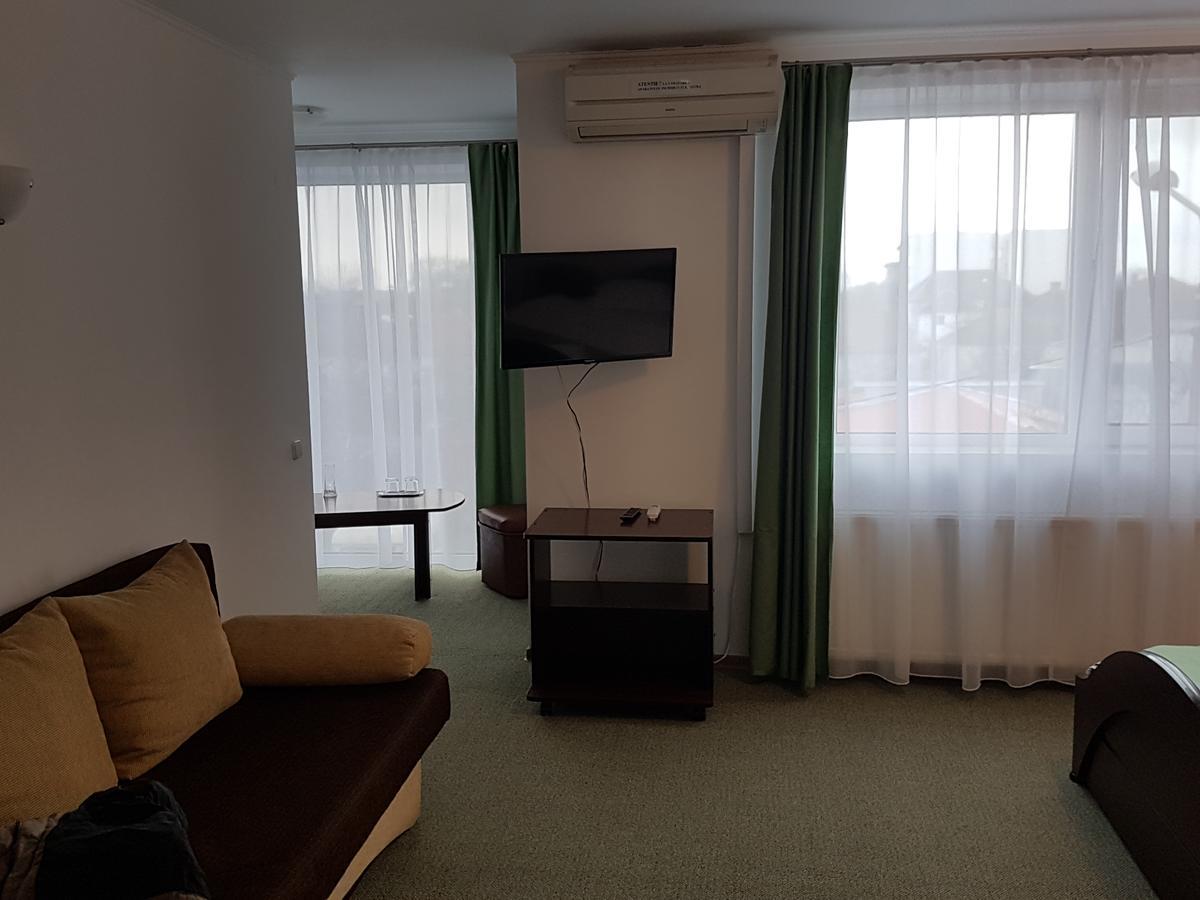 Yasmine Hotel